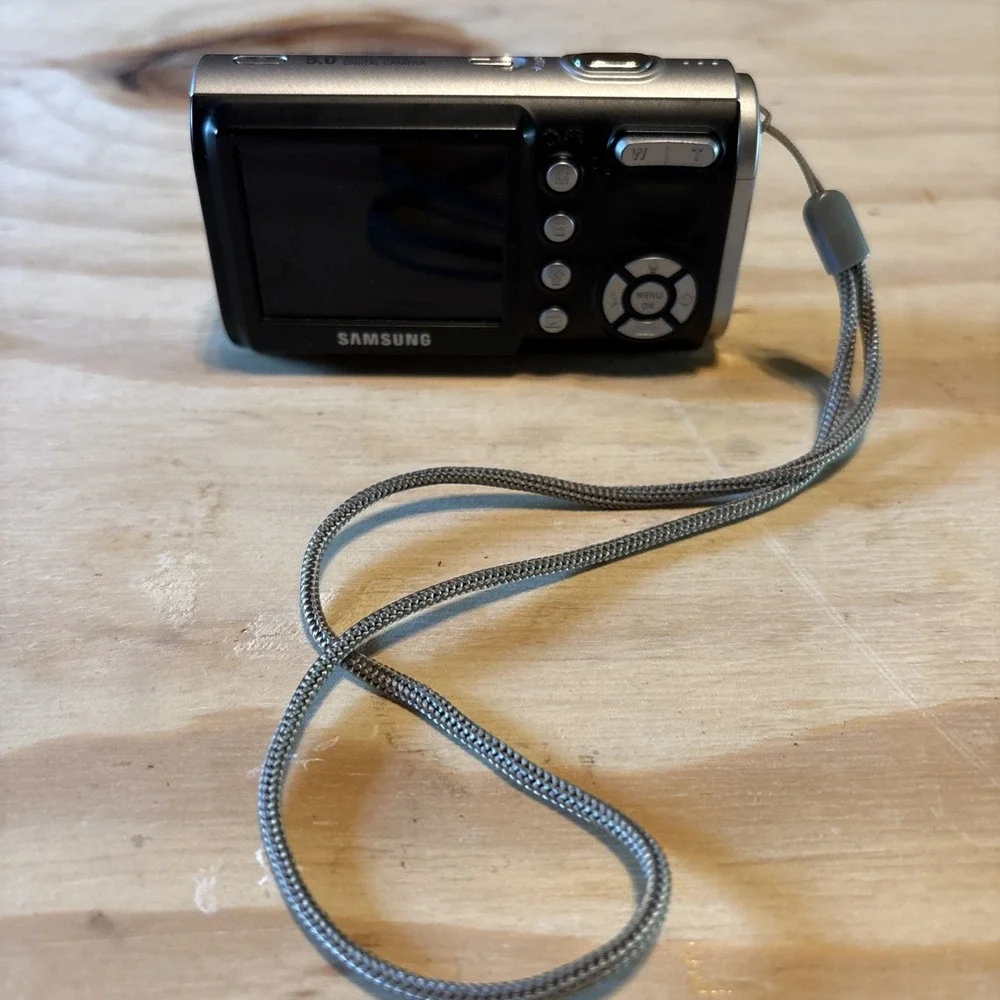 Samsung Digimax A503 5.0MP Compact Digital Camera Black PARTS OR REPAIR